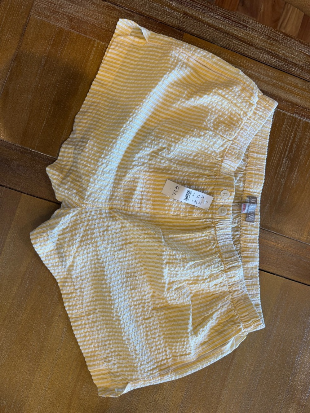 J Crew yellow seersucker boxer short size Large NWT